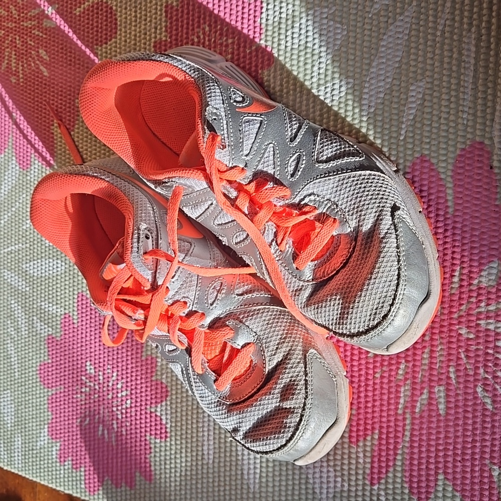 Nike dual fusion running shoes